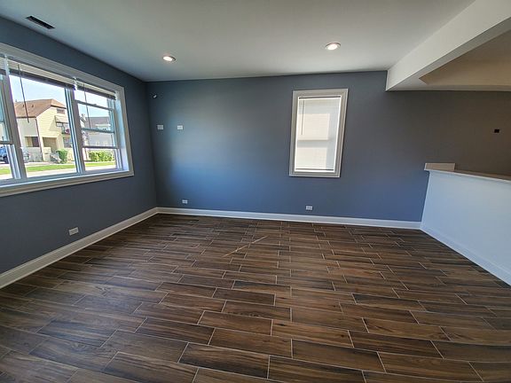3rd image of 110 N 20th Ave