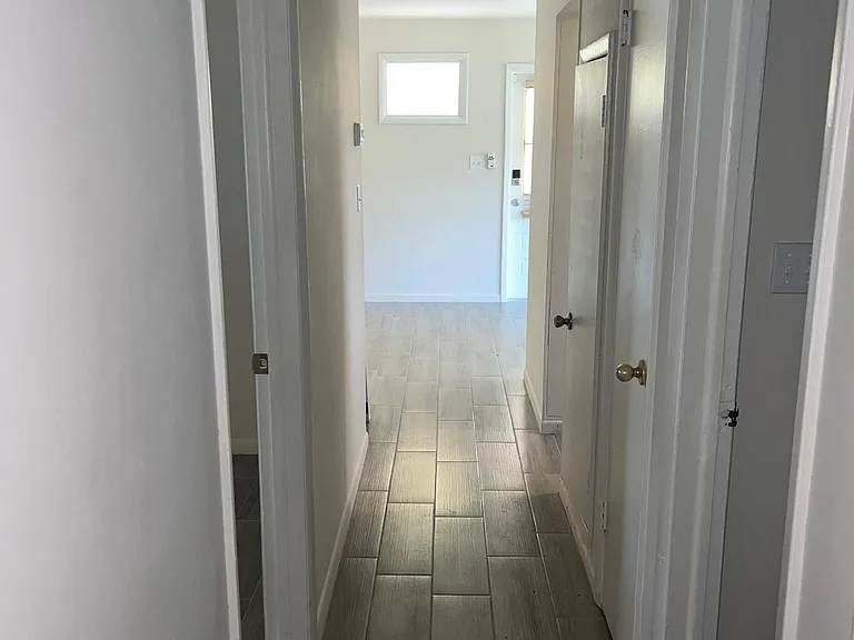708 Fairmont Dr — Photo 6