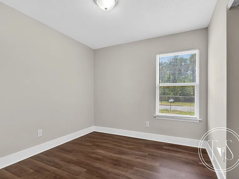 109 Elm St — Photo 14