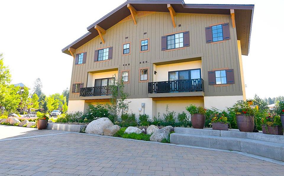 1st image of 326 Silverpine Dr