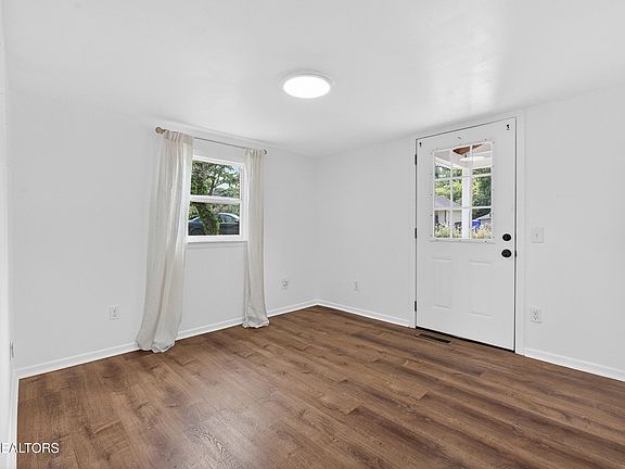 4th image of 180 Johnson Rd