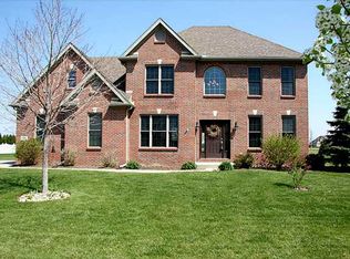 8436 Queensridge Dr, Monclova, OH 43542