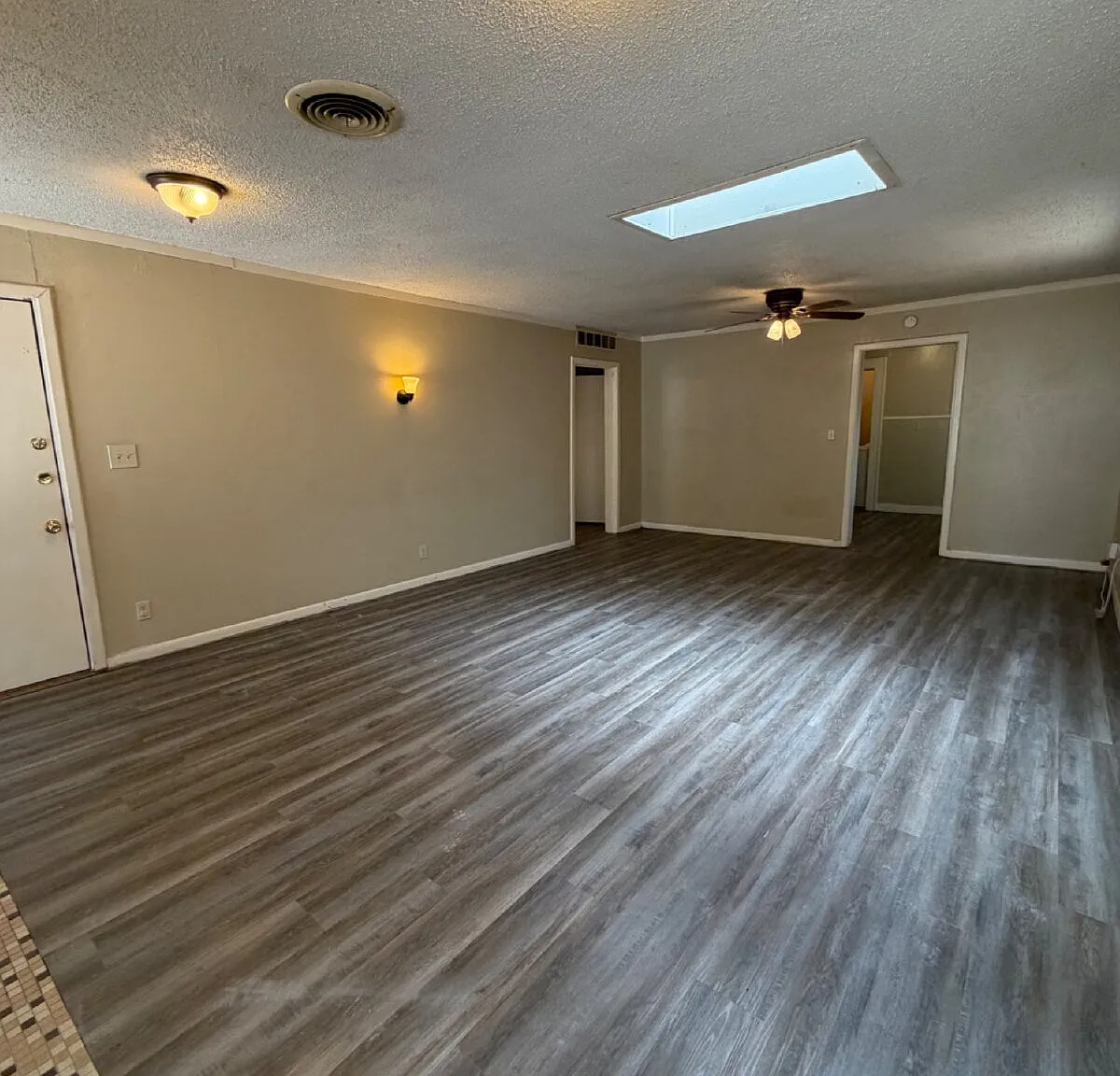 2 bed, 1.0 bath, 800 sqft, $725 — Photo 2