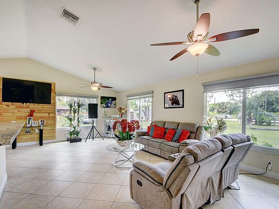 5th image of 16971 W Wiltshire Drive