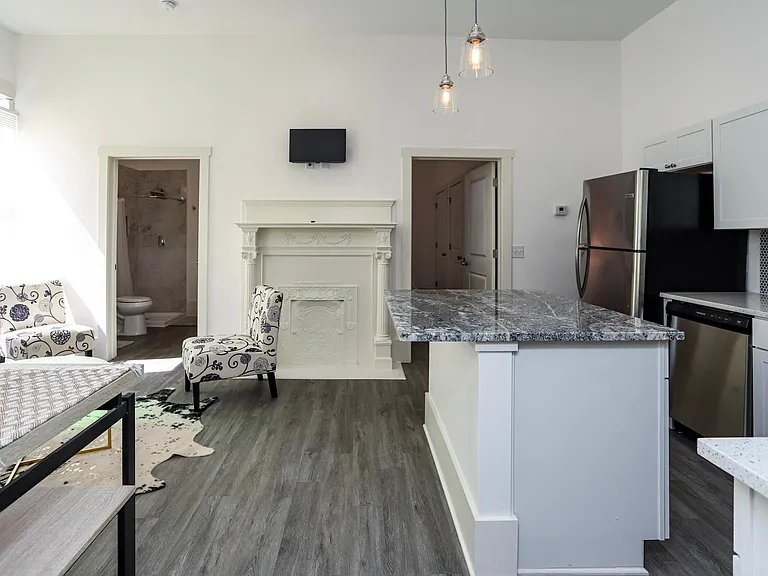 307 W 36th St #B — Photo 37