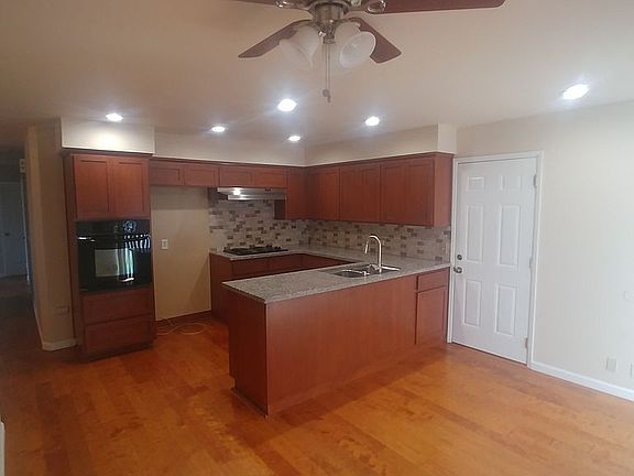 Self-cleaning oven