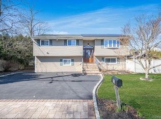 25 Verleye Avenue, East Northport, NY