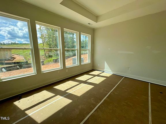 3rd image of 236 Aspen Ave