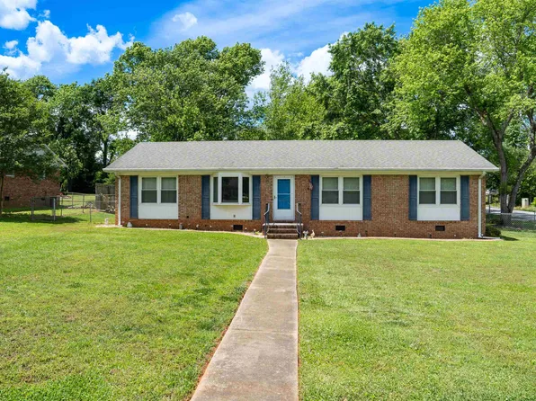 267 Ferndale Dr, Boiling Springs, SC 29316