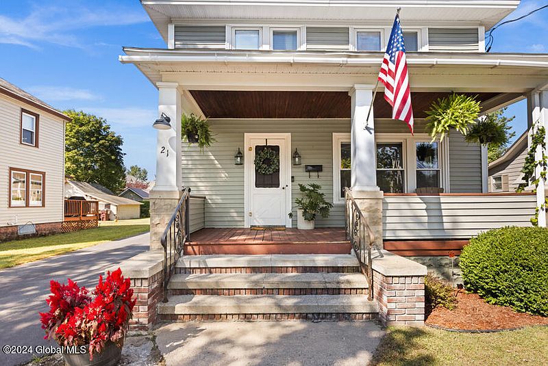 3rd image of 21 Stewart Avenue