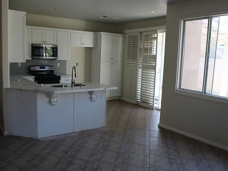 11833 Worcester Dr — Photo 17