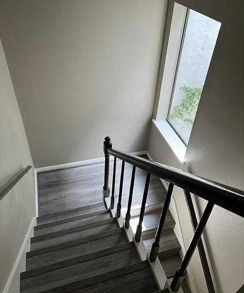 2458 Country Club Dr — Photo 18