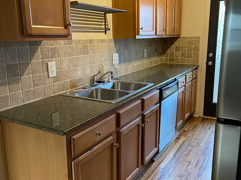 48 Peachtree Rd #111 — Photo 1