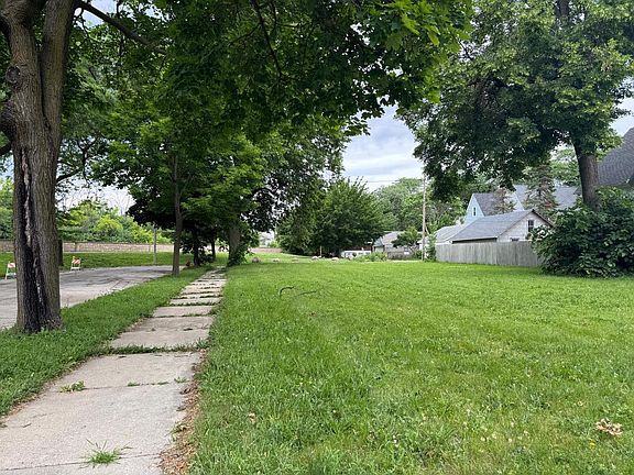 3rd image of 4026 W CLYBOURN STREET