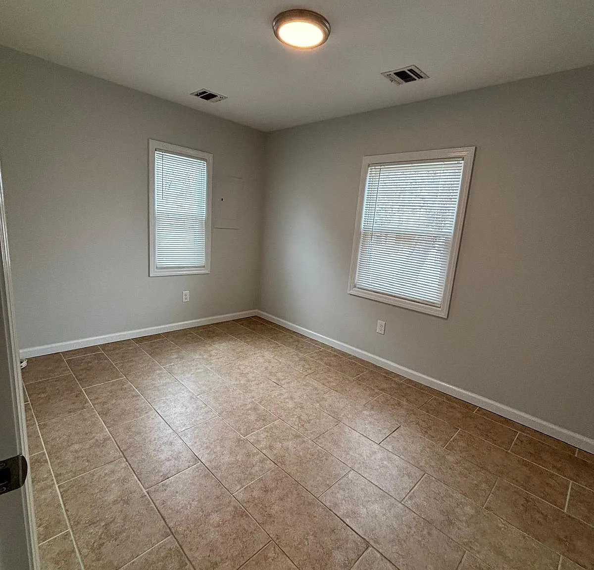 1 bed, 836 sqft, $2,440 — Photo 3