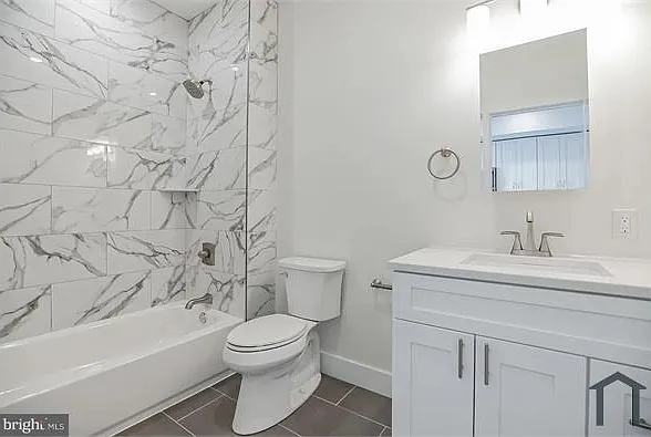 3345 N 19th St #3R — Photo 2