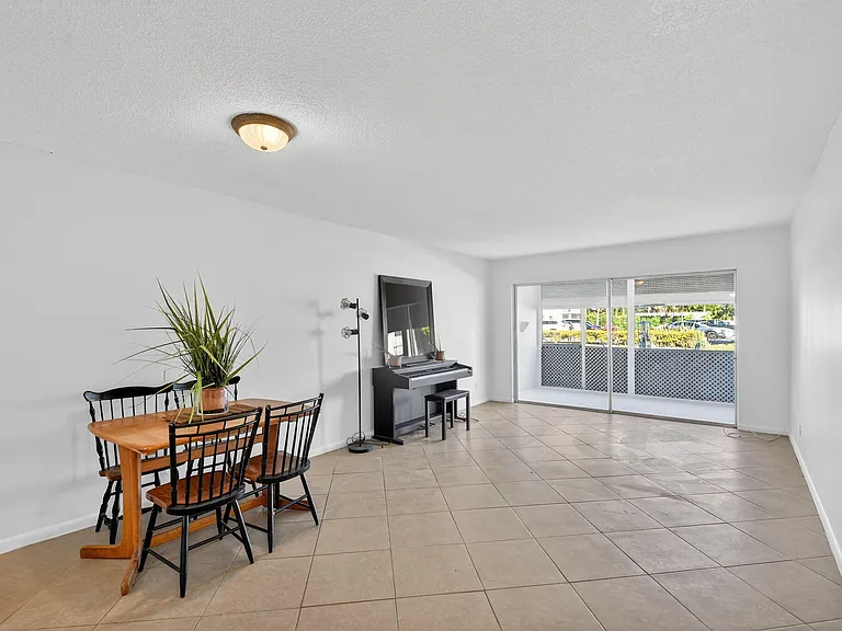 200 Waterway Dr S #104 — Photo 5