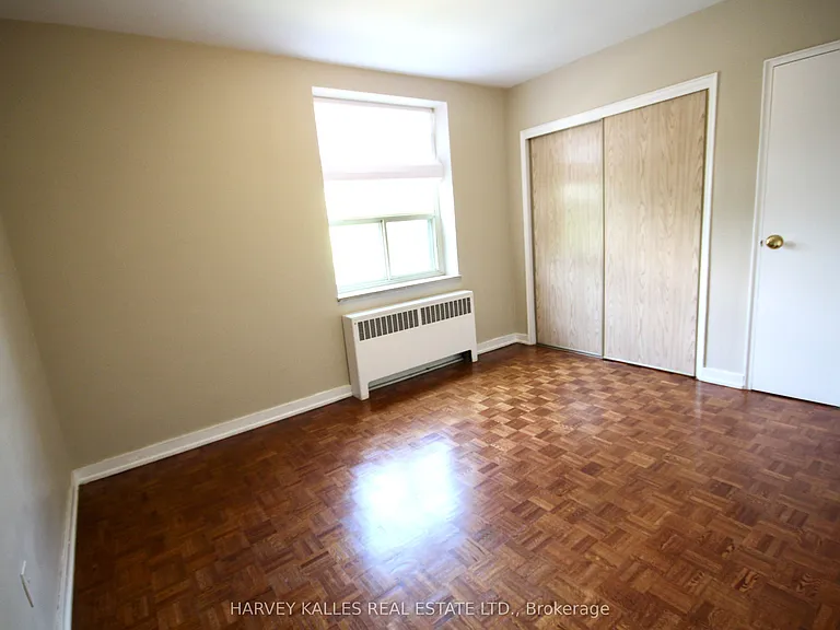 160 The Donway W #411 — Photo 6