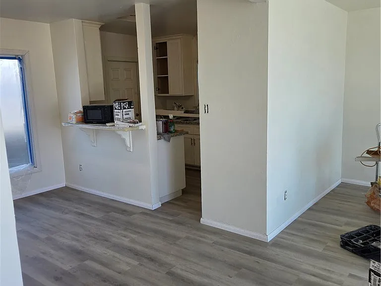 431 N Sepulveda Ave — Photo 5