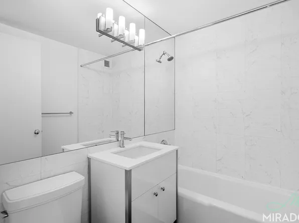 290 Third Avenue image 13 of 30