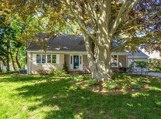 99 Woodstock Ln, Cranston, RI 02920