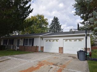 905 Hilltop Dr, Bellefontaine, OH 43311