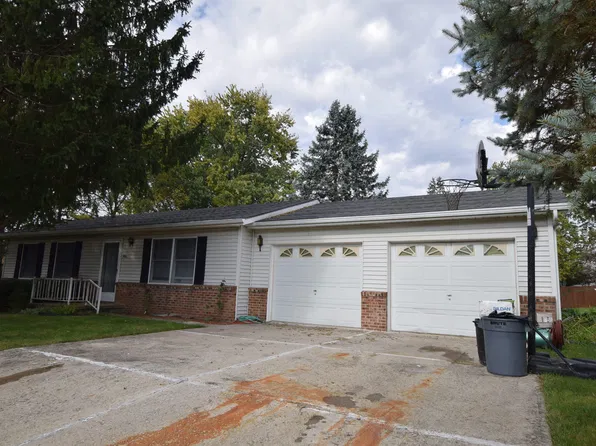 905 Hilltop Dr, Bellefontaine, OH 43311