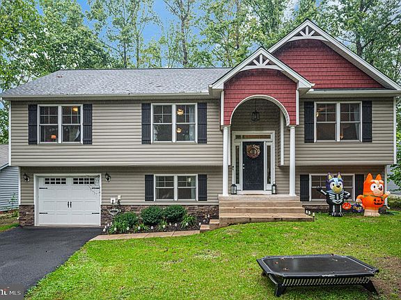3rd image of 201 Fairway Dr