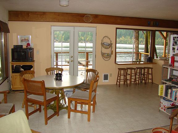 Dining/Kitchen 