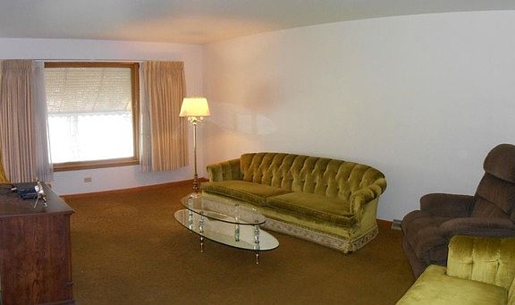 3rd image of 9009 Melvina Ave