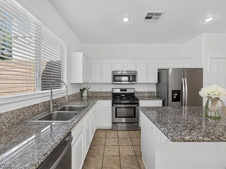 3799 Honey Ridge Ct — Photo 20
