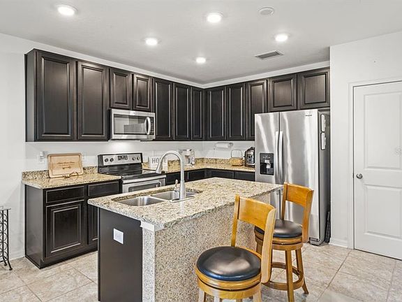 5th image of 571 Old Windsor Way