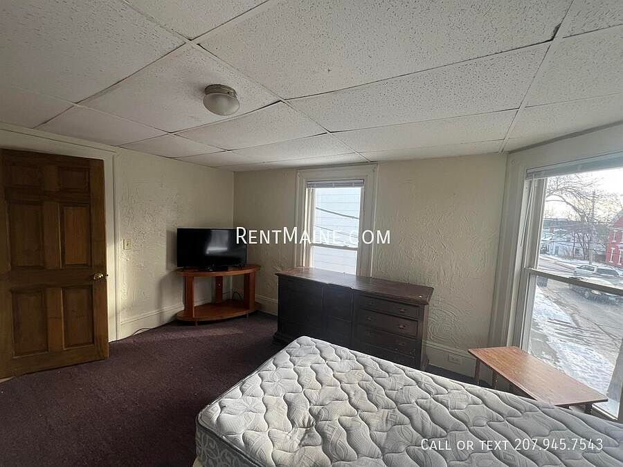 1st image of 133 Essex St #5