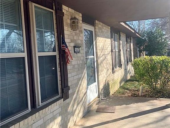 3rd image of 2607 Lee St