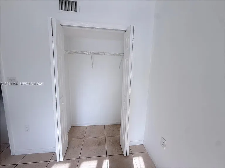 995 NE 34th Ave #101 — Photo 18