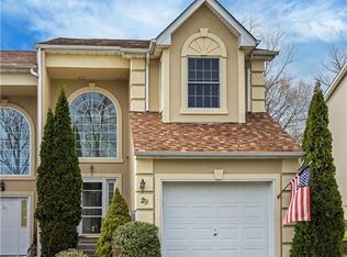 29 Oak Hill Rd, Middletown, NY 10941