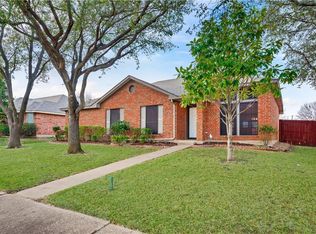 1907 Shoreline Dr, Mesquite, TX 75149