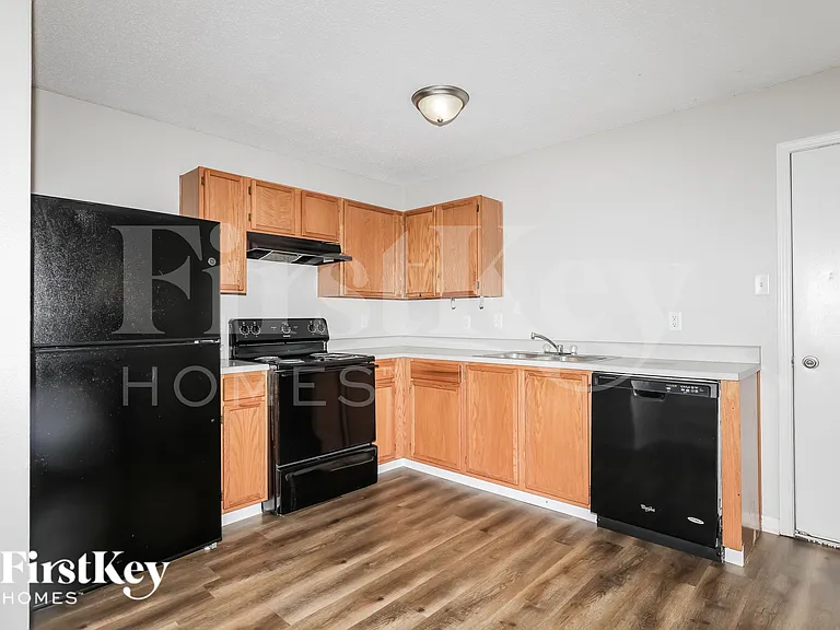 10605 Glenayr Dr — Photo 9