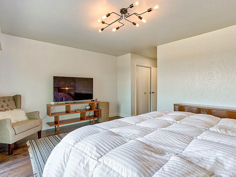466 Woodcliff Dr #1 — Photo 25