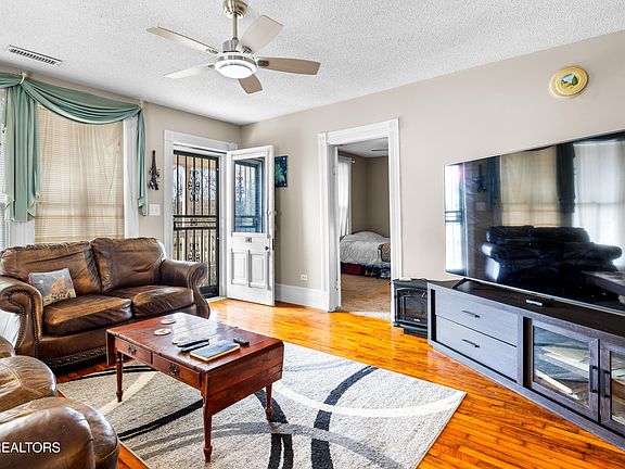 5th image of 631 Pin Hook Rd