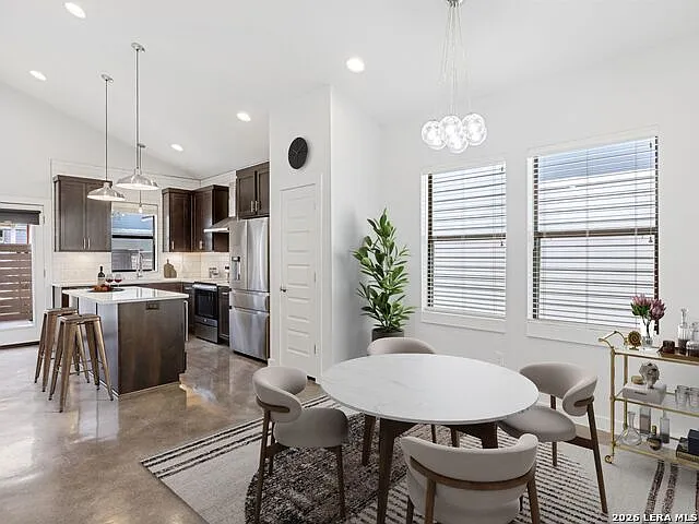 1114 N Olive St — Photo 4