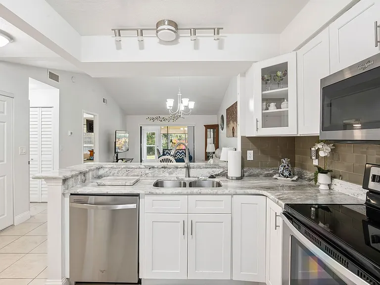 314 Knottwood Ct — Photo 7
