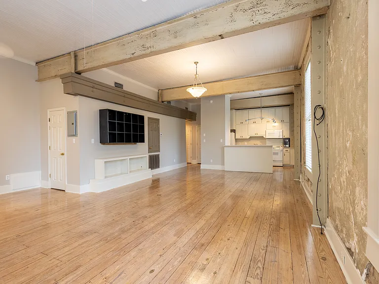 409 N Main St — Photo 3