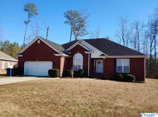 236 Chestnut Oak Cir, Owens X Rds, AL 35763