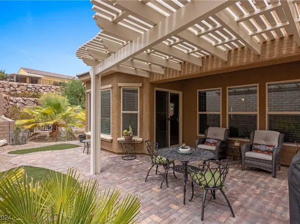 786 Crescent Moon Ct, Mesquite, NV 89034