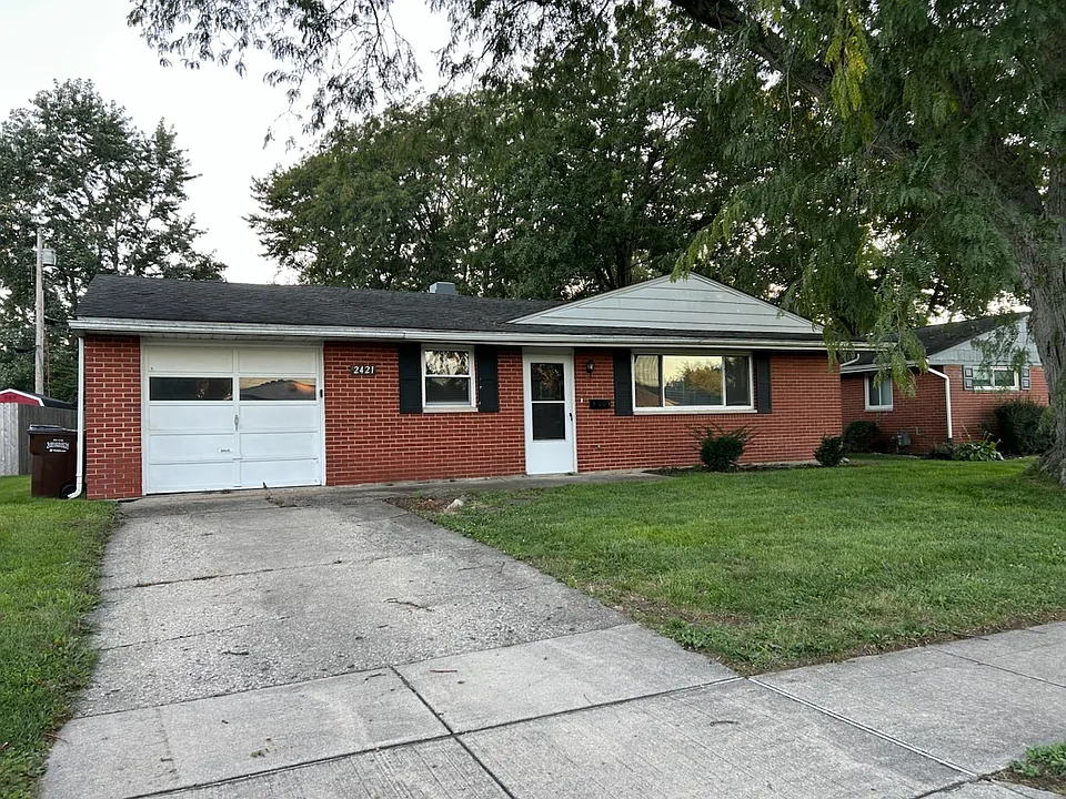 2421 Acorn Dr