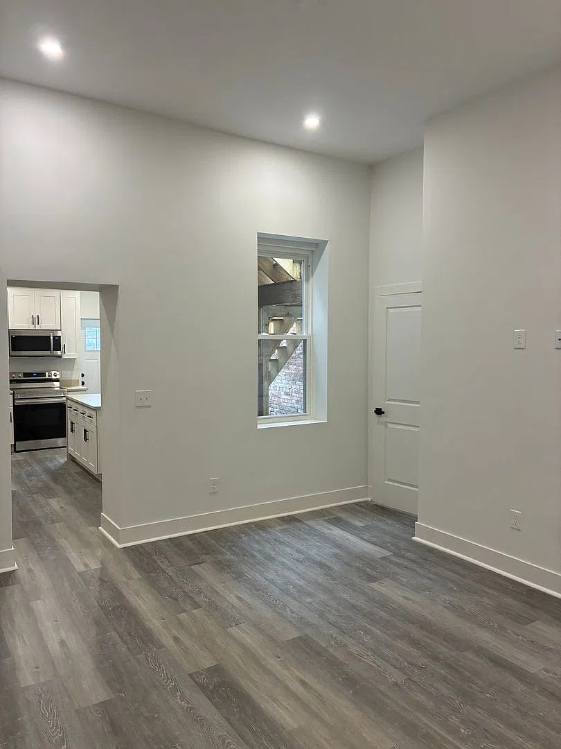 1539 Lowrie — Photo 3