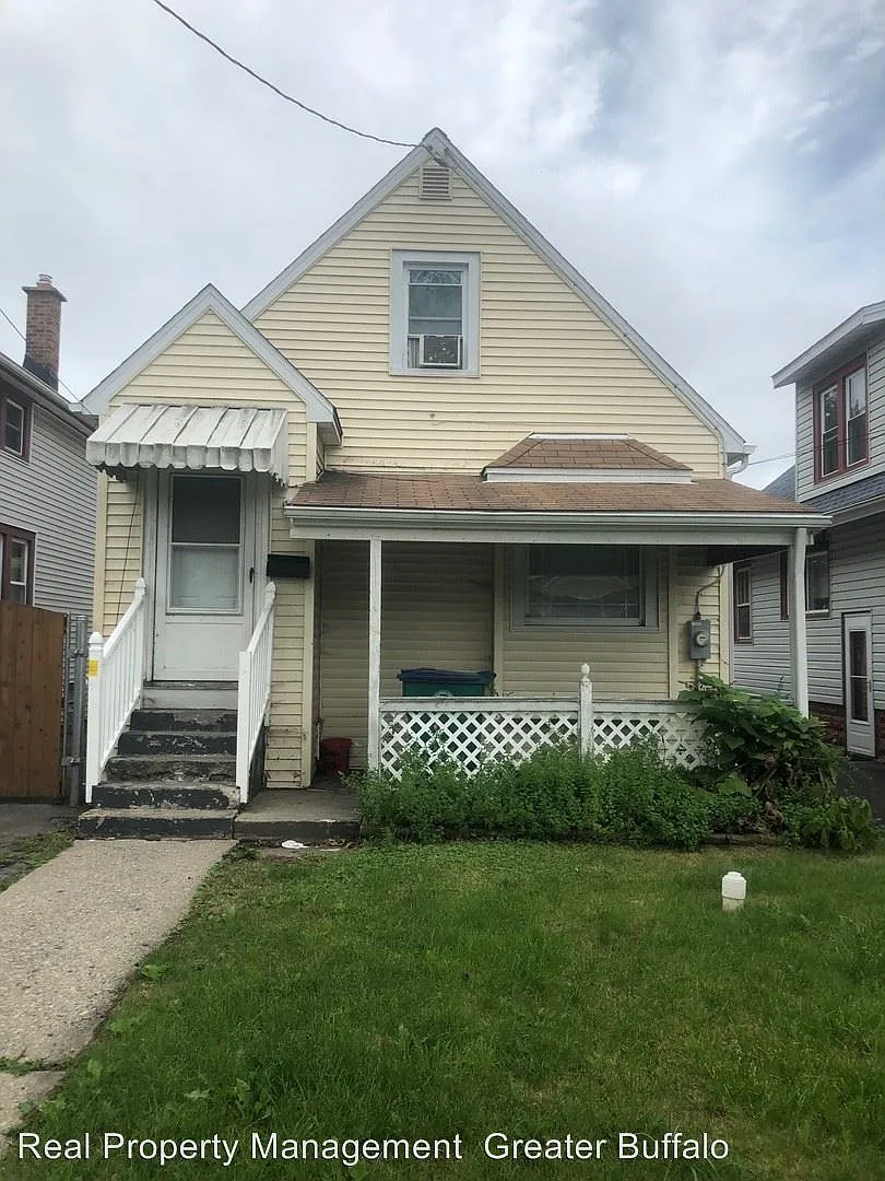 228 70th St photo 1