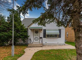 3562 S 34th St, Greenfield, WI 53221
