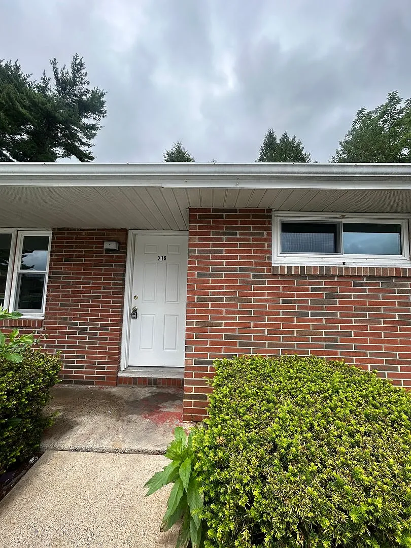 3 bedroom, 1 bath house — Photo 1